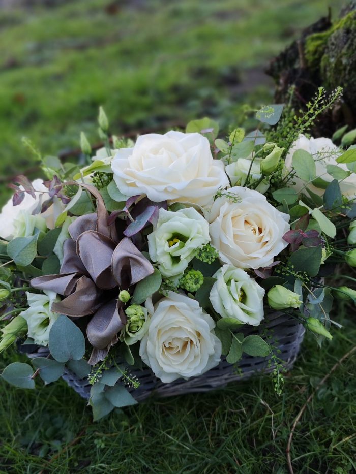 Rose & Lisianthus Basket